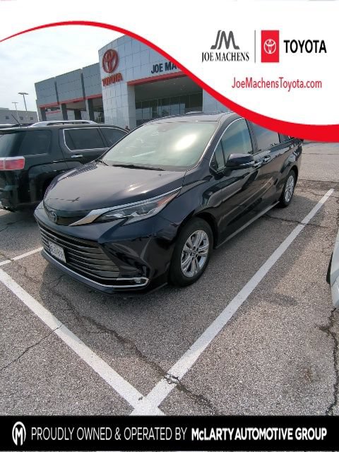 Certified 2022 Toyota Sienna Platinum