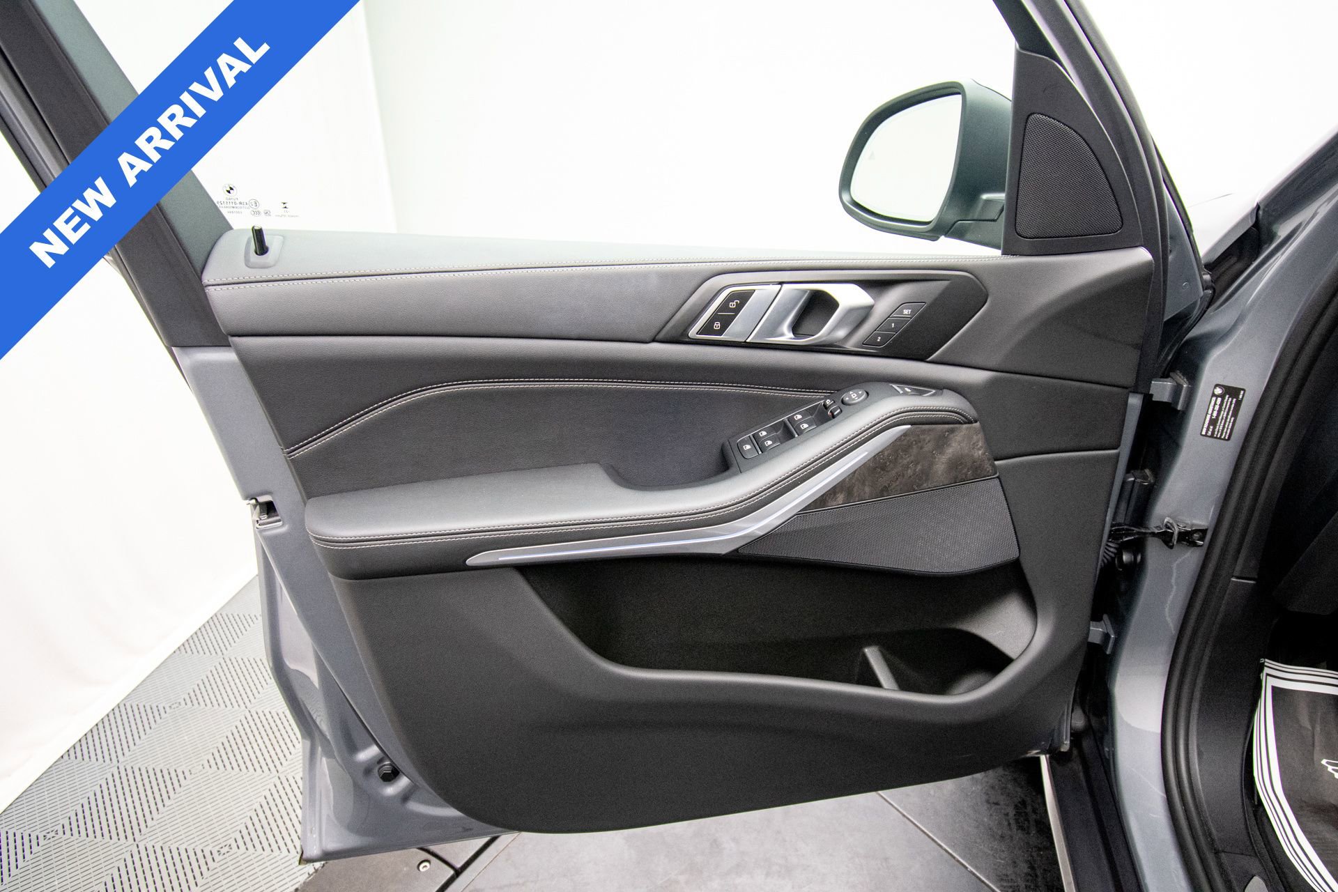 Used 2024 BMW X5 xDrive40i w/ Parking Assistance Package AWD/4WD image 23