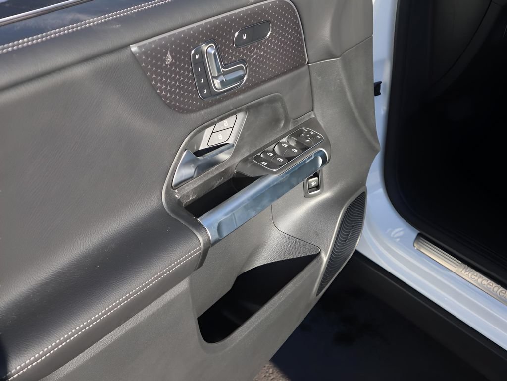 New 2026 Mercedes-Benz GLB 250 4MATIC image 24