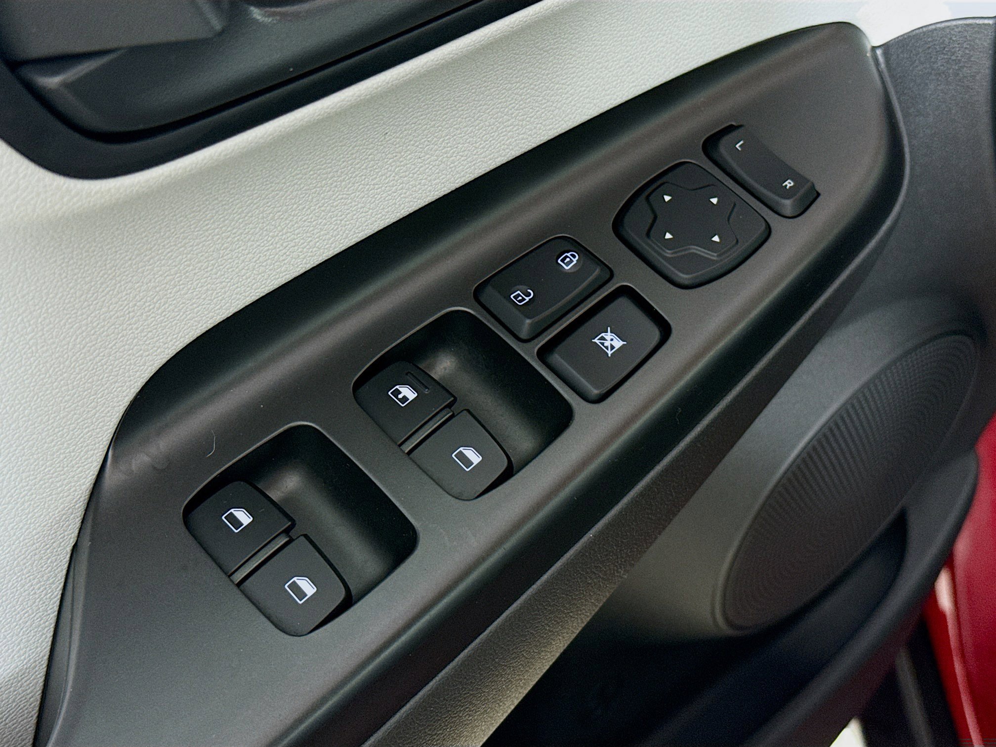 Used 2023 Hyundai Kona SE image 20