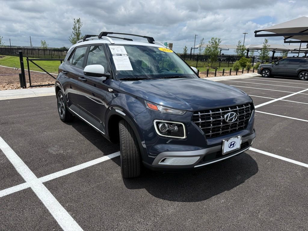 Certified 2023 Hyundai Venue Limited FWD image 3