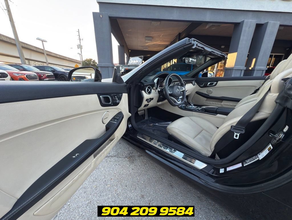 Used 2018 Mercedes-Benz SLC 300 image 23