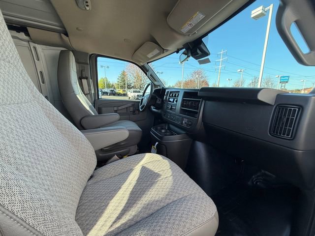 New 2025 Chevrolet Express 3500 w/ Driver Convenience Package image 35