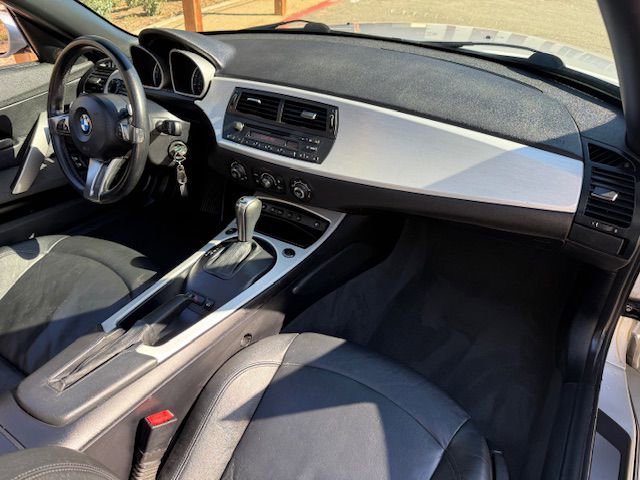 Used 2006 BMW Z4 3.0si image 7