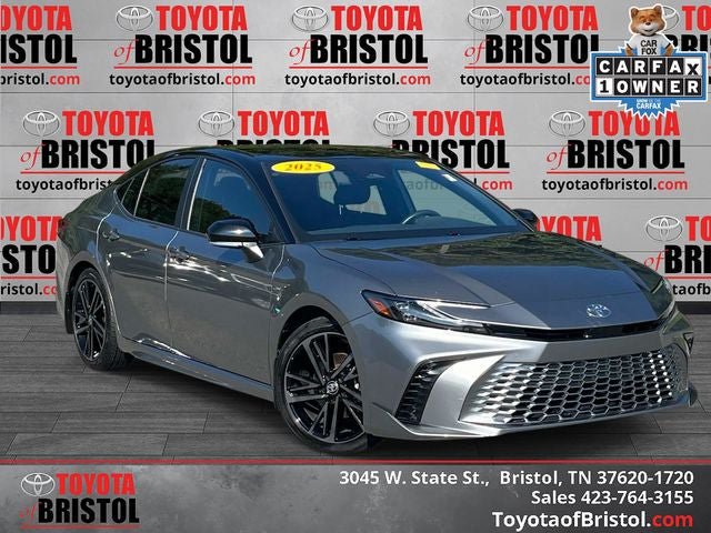 Used 2025 Toyota Camry XSE FWD image 1