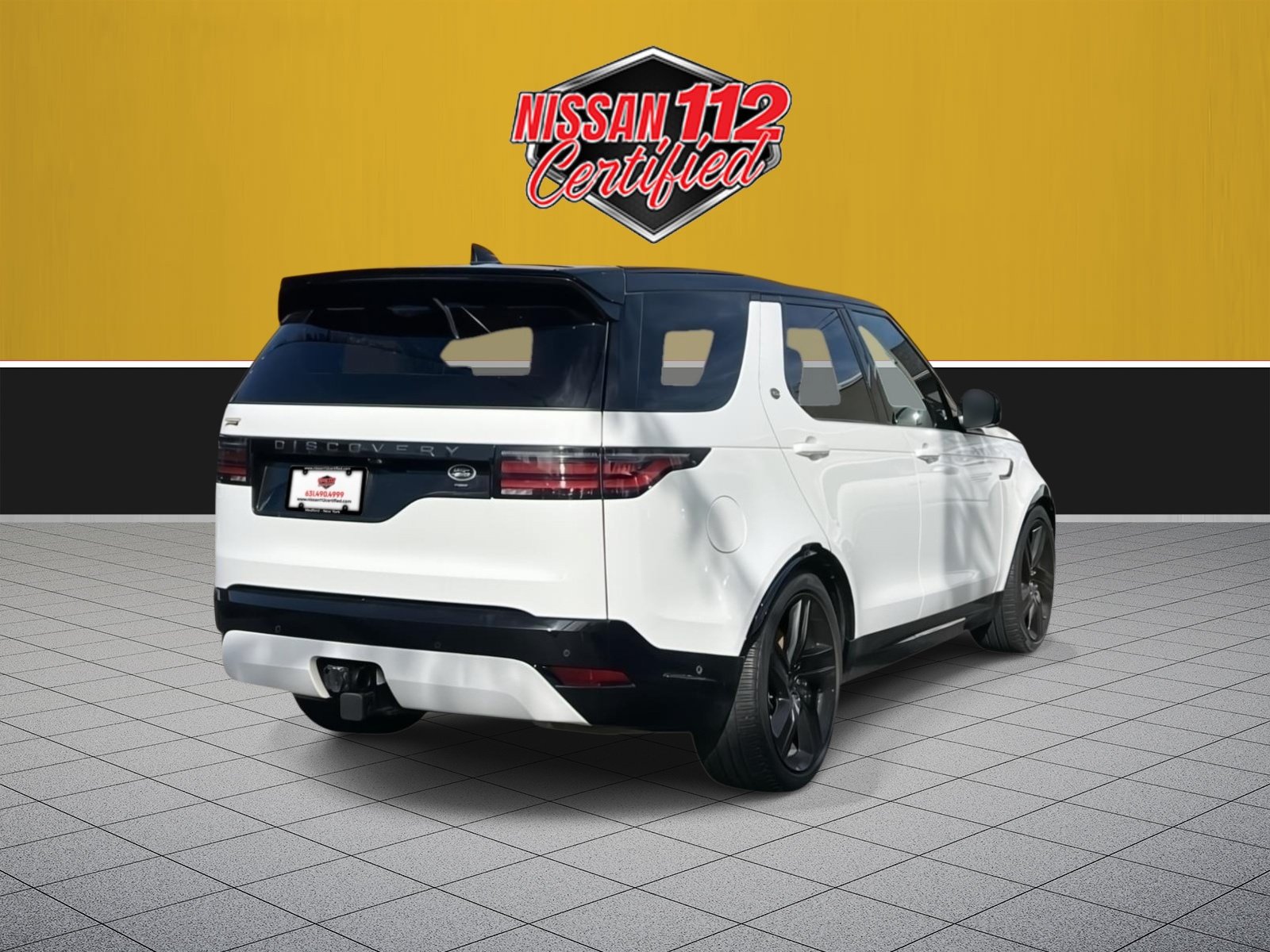 Used 2023 Land Rover Discovery HSE R-Dynamic AWD/4WD image 7