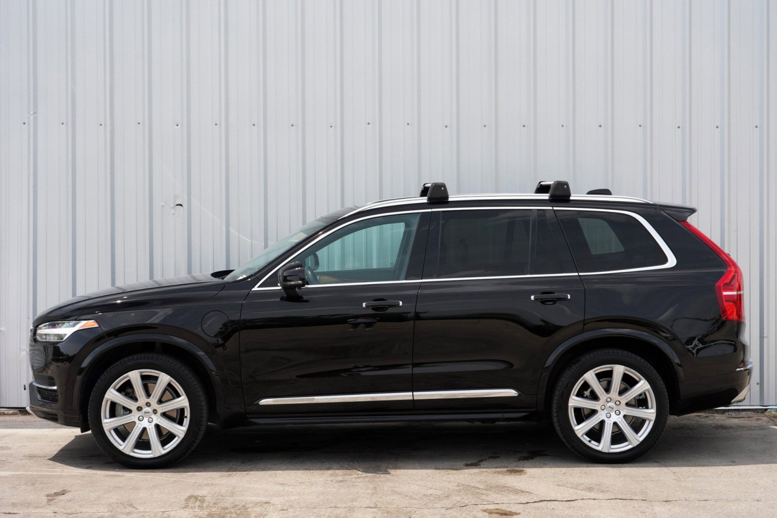 Used 2017 Volvo XC90 T8 Inscription w/ Vision Package image 49