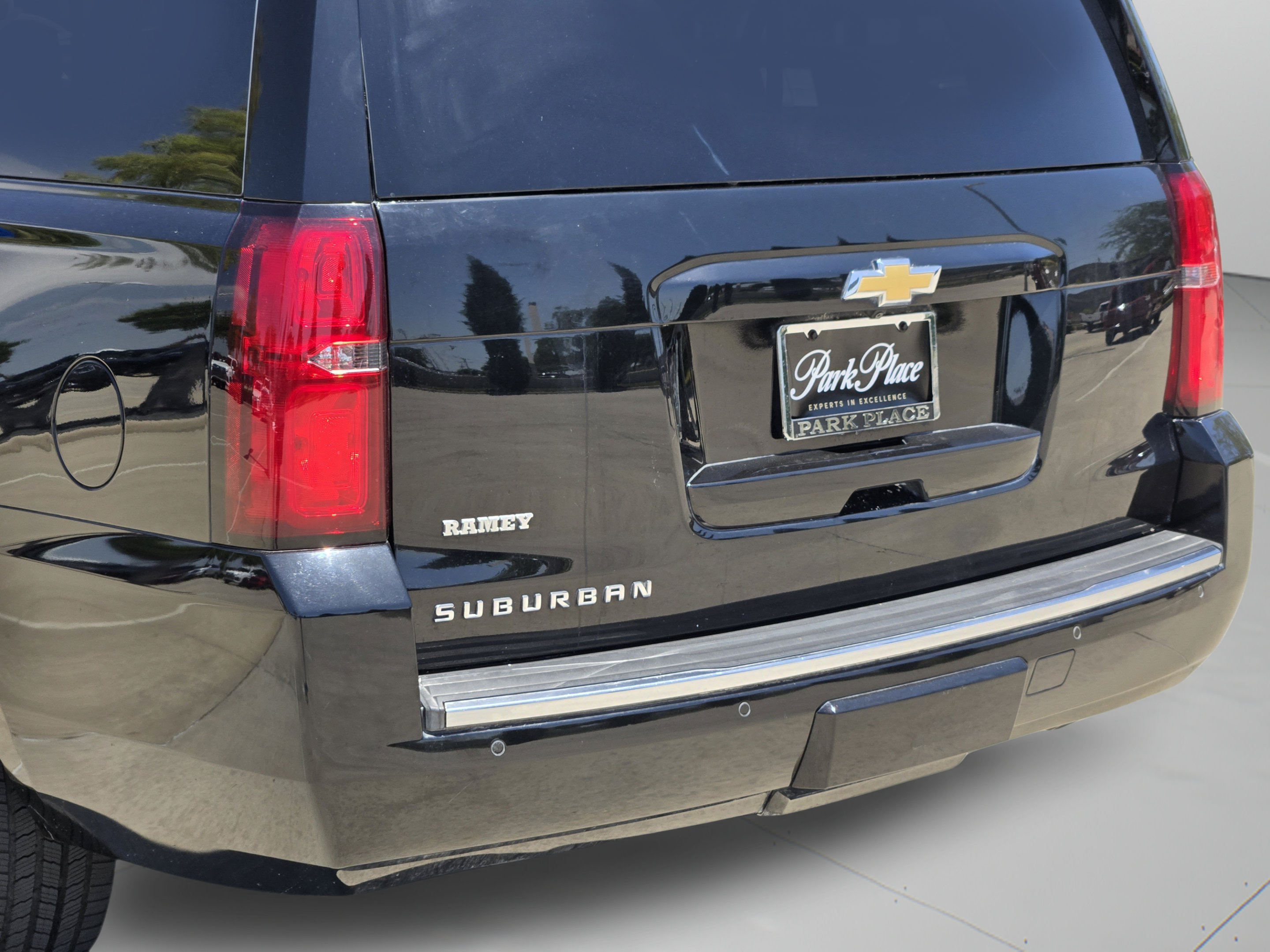 Used 2016 Chevrolet Suburban LTZ AWD/4WD image 33