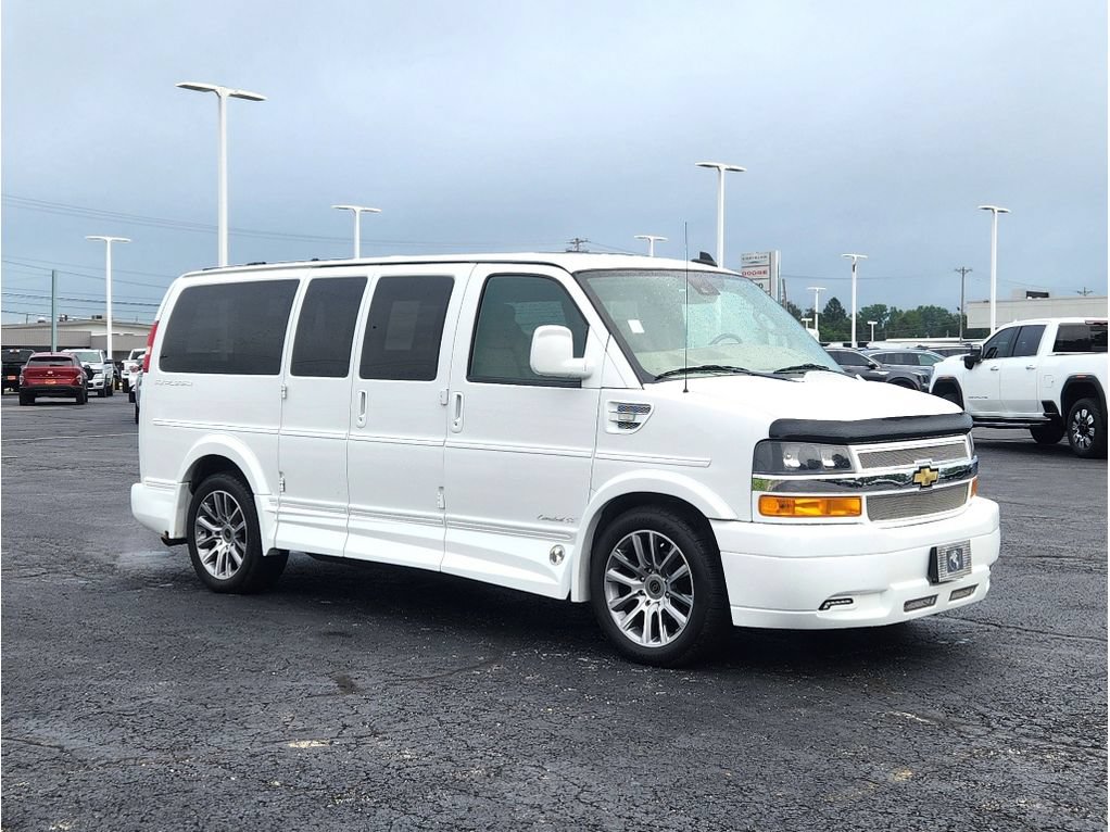 Used 2019 Chevrolet Express 2500 w/ Enhanced Convenience Package RWD image 14