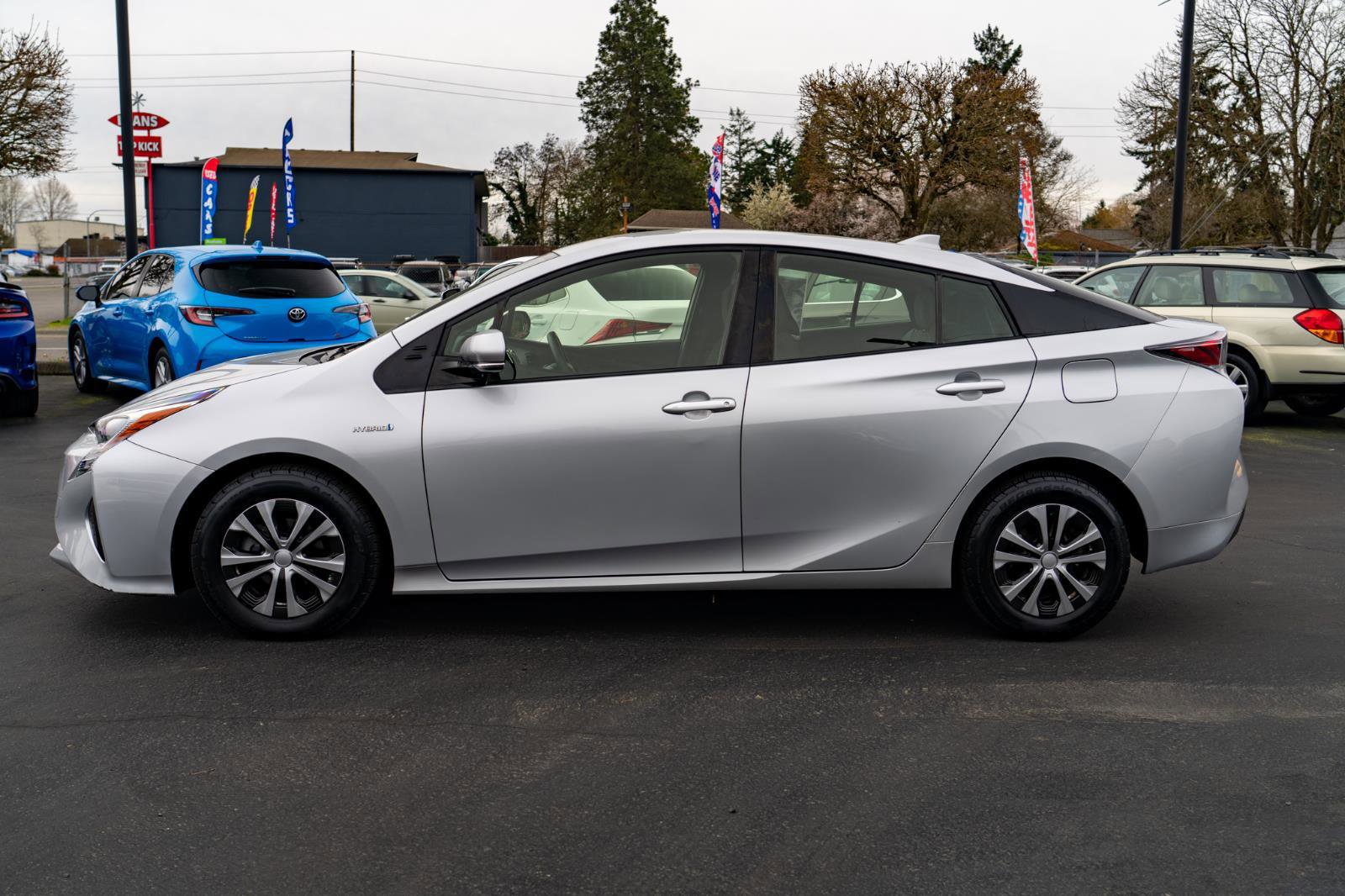 Used 2016 Toyota Prius Two image 9