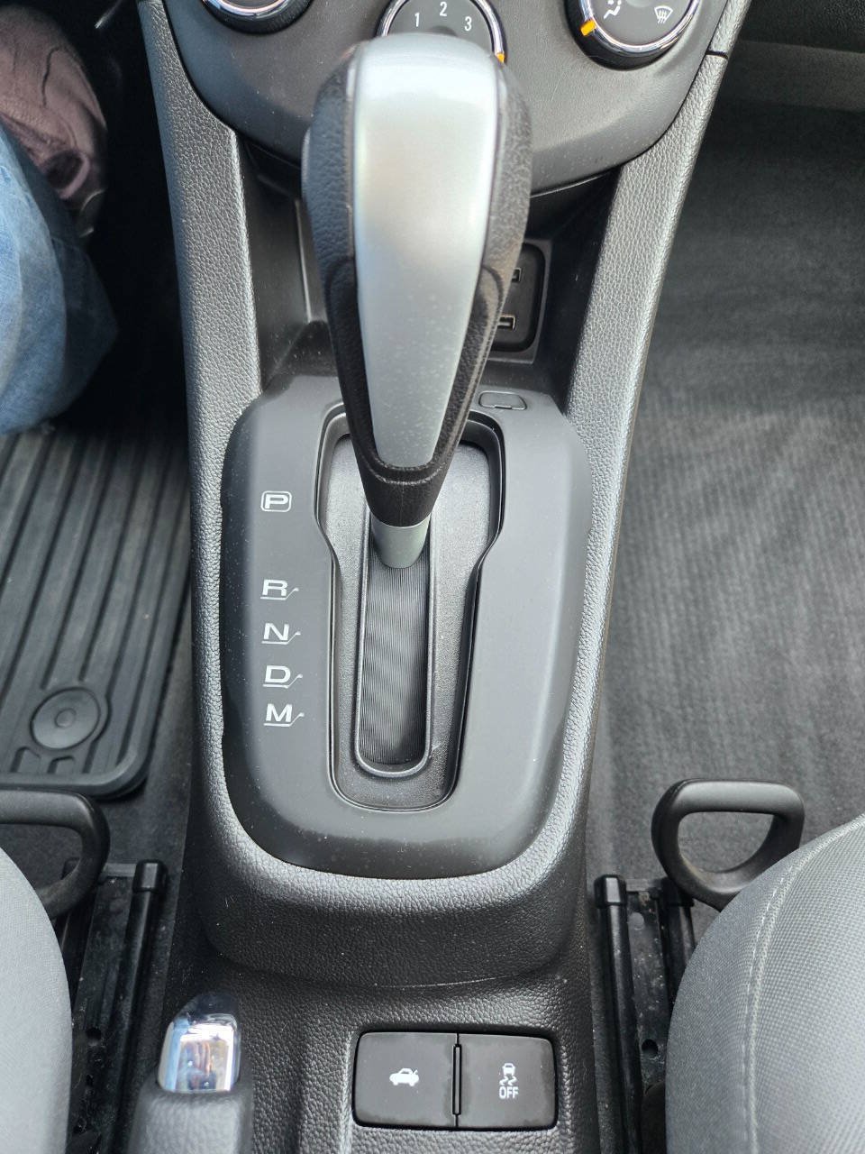 Used 2020 Chevrolet Sonic LS FWD image 19