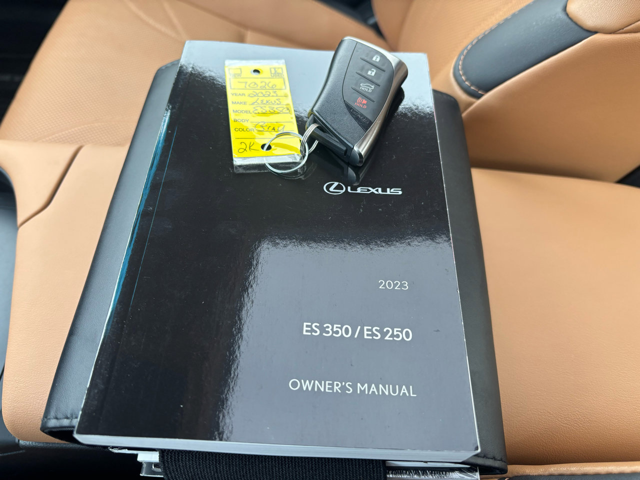 Used 2023 Lexus ES 350 w/ Accessory Package (Z1) image 32