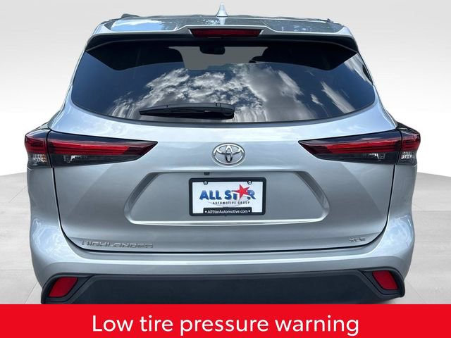 Used 2024 Toyota Highlander XLE FWD image 10