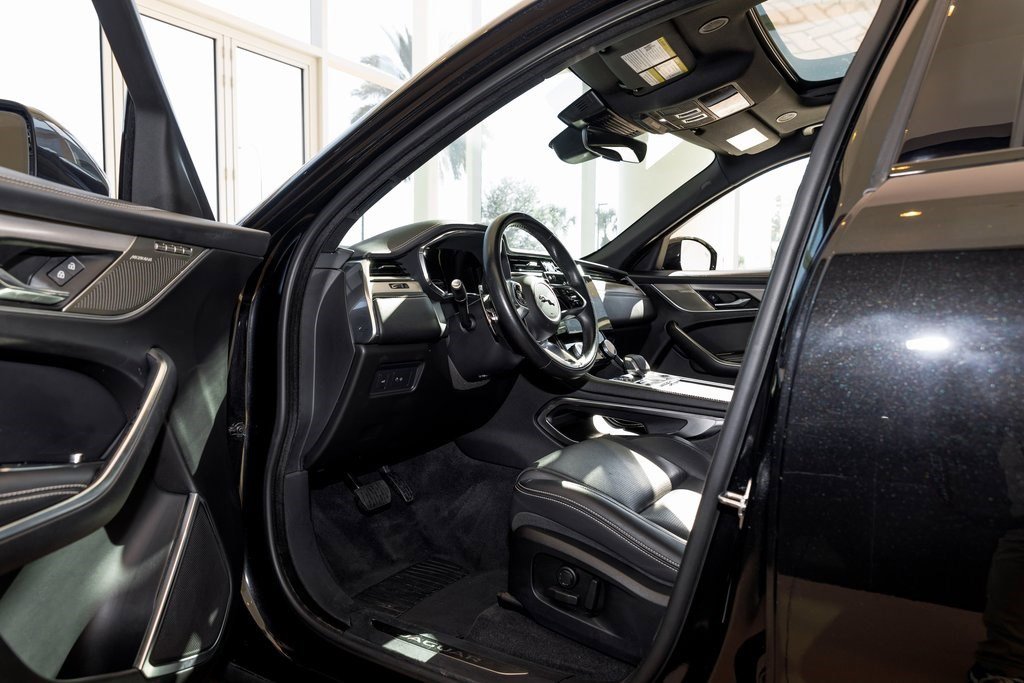 Used 2025 Jaguar F-PACE R-Dynamic S image 28