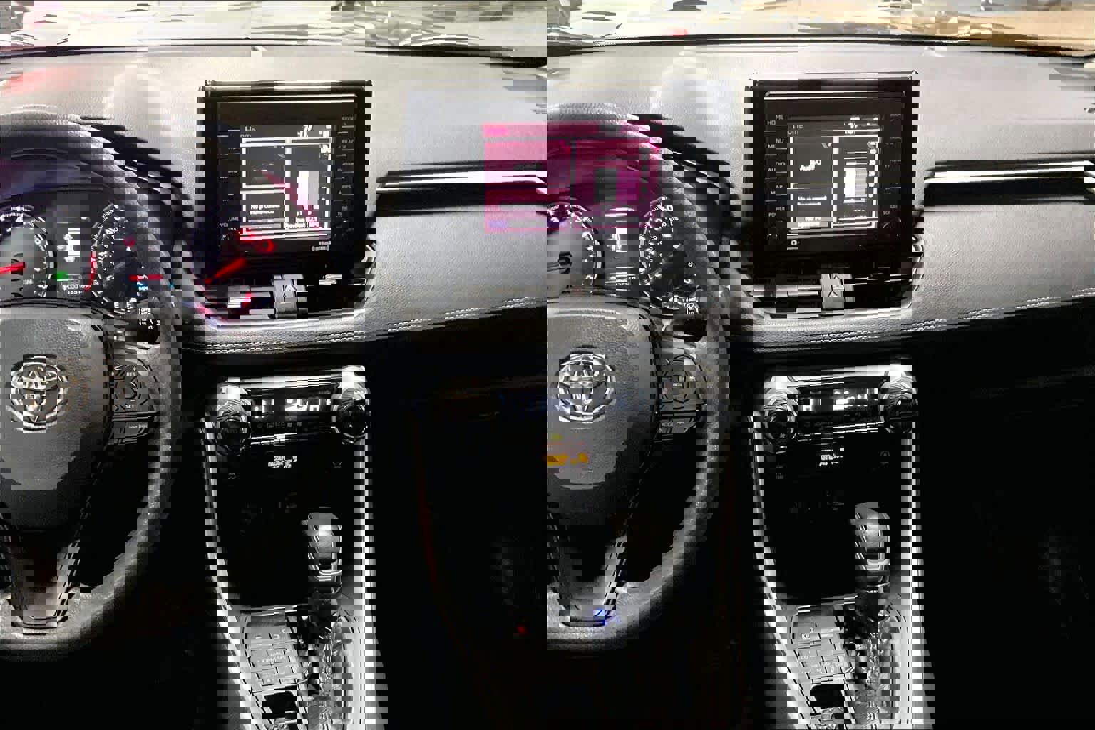 Used 2020 Toyota RAV4 XLE w/ All Weather Liner Package image 6