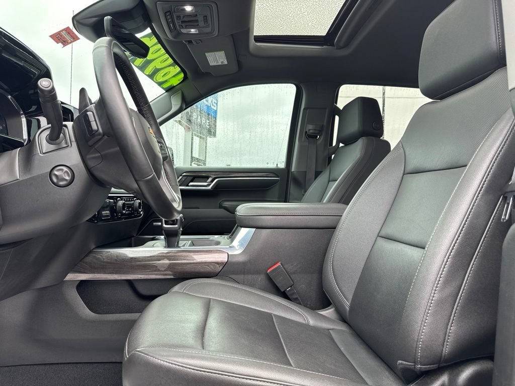 Used 2023 Chevrolet Silverado 1500 LTZ w/ Technology Package AWD/4WD image 11