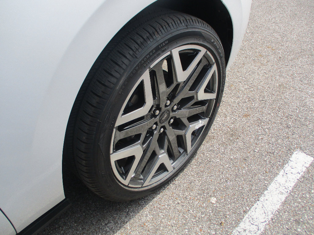 New 2026 Ford Expedition Platinum image 25