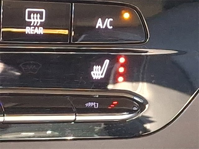 Used 2021 Buick Envision Essence w/ Sport Touring Package image 23