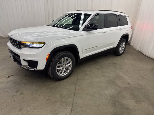 New 2025 Jeep Grand Cherokee L Laredo image 3