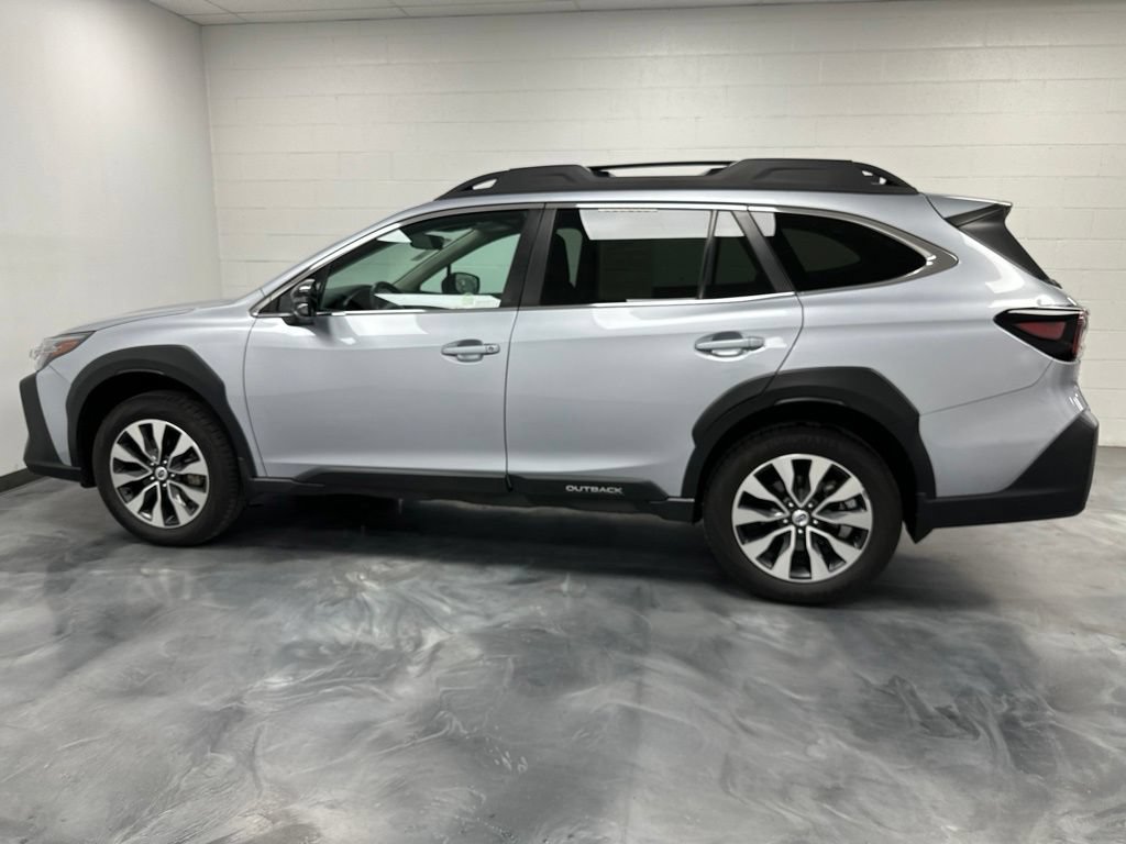 Used 2024 Subaru Outback Limited AWD/4WD image 12