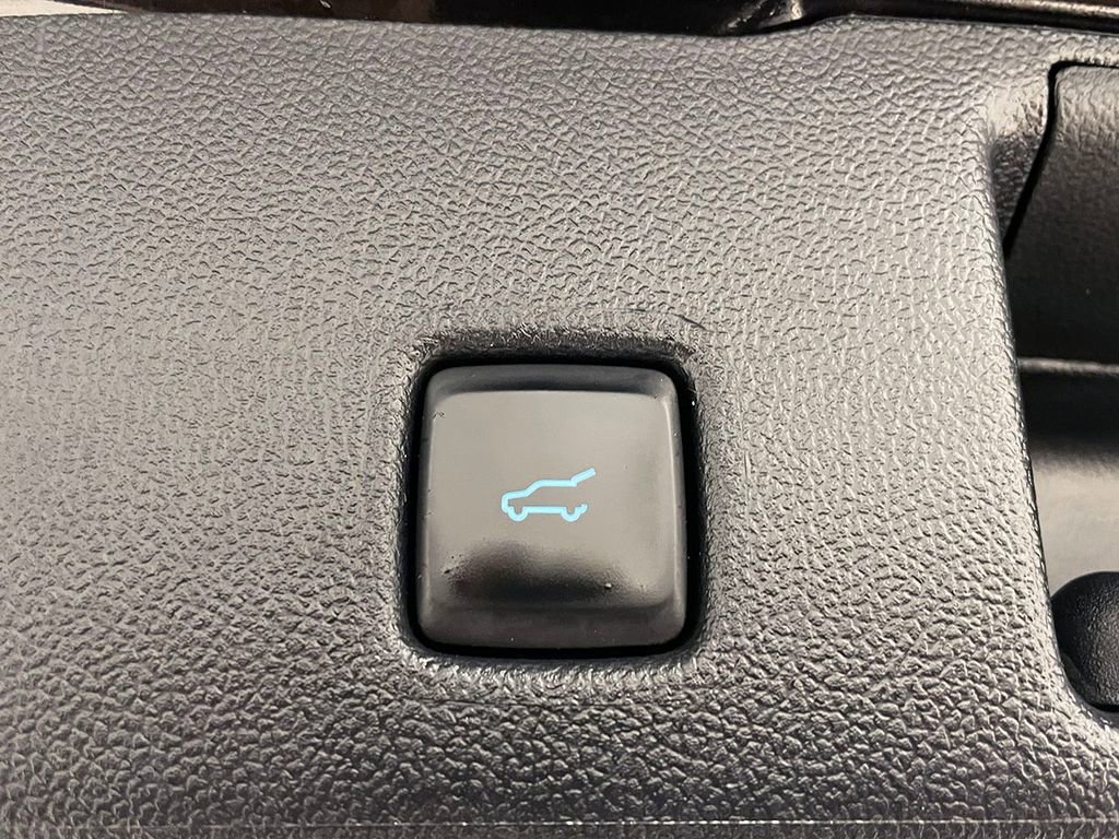 Used 2022 Ford Escape SEL w/ Technology Package image 13