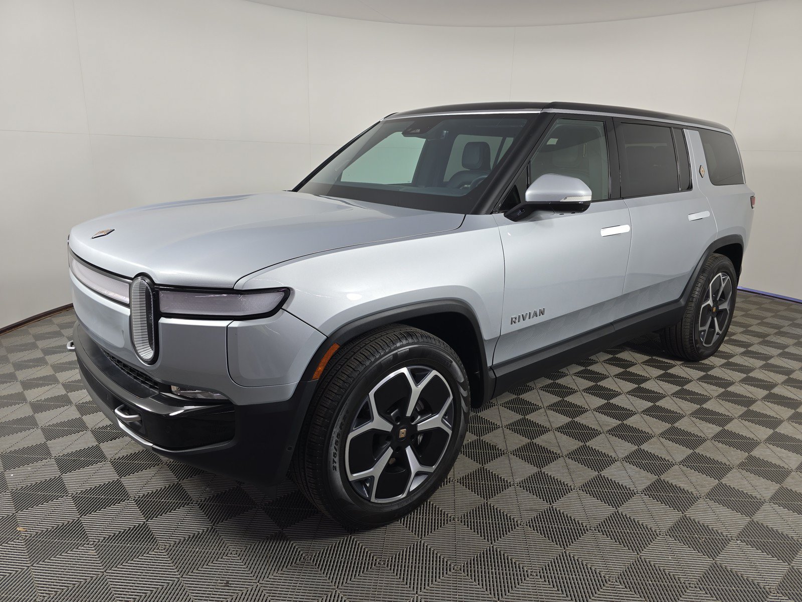 Used 2024 Rivian R1S Adventure