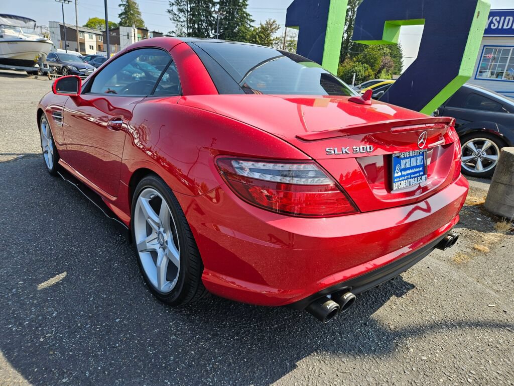 Used 2016 Mercedes-Benz SLK 300 w/ Premium 2 Package image 3