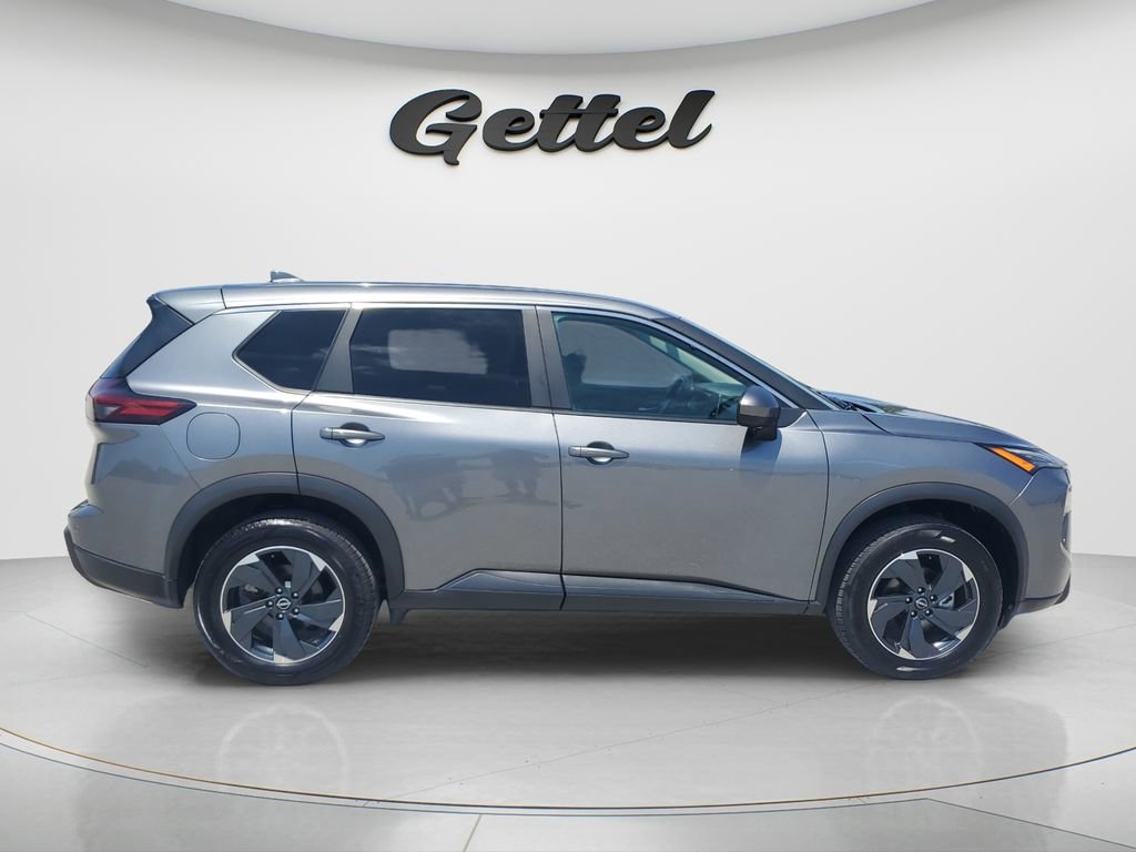 Used 2024 Nissan Rogue SV image 4