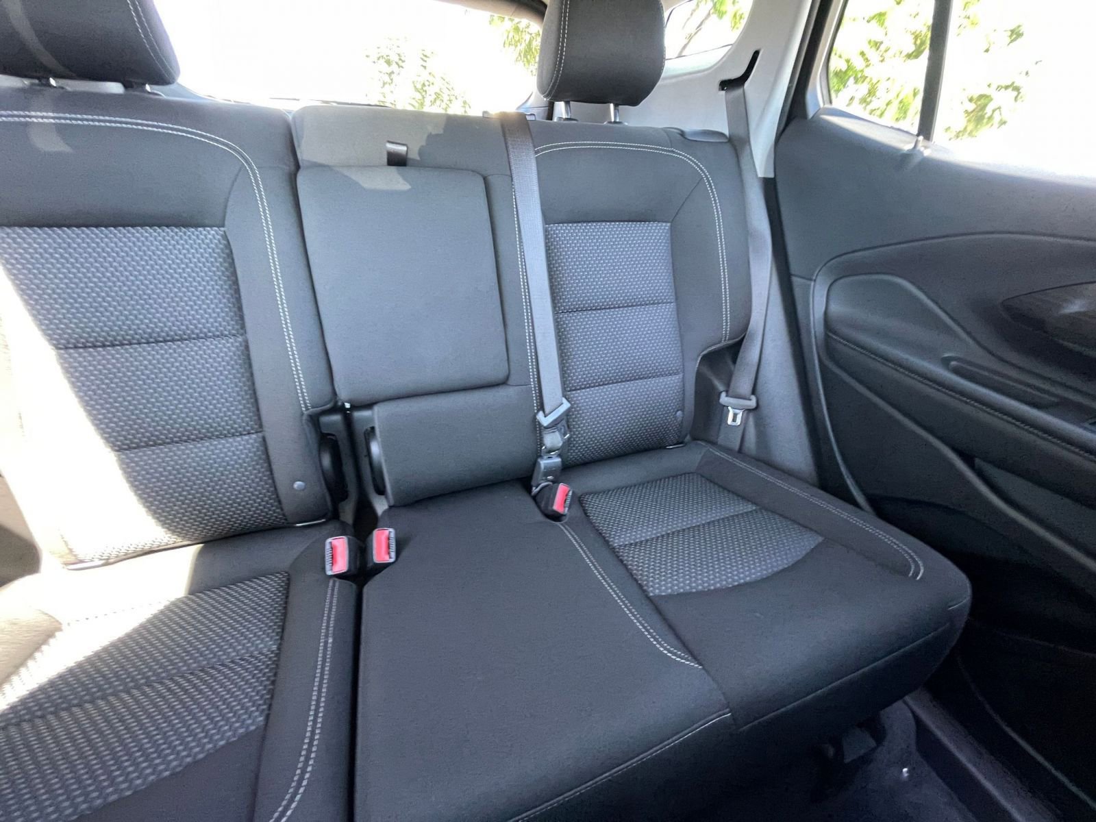 Used 2024 GMC Terrain SLE image 37