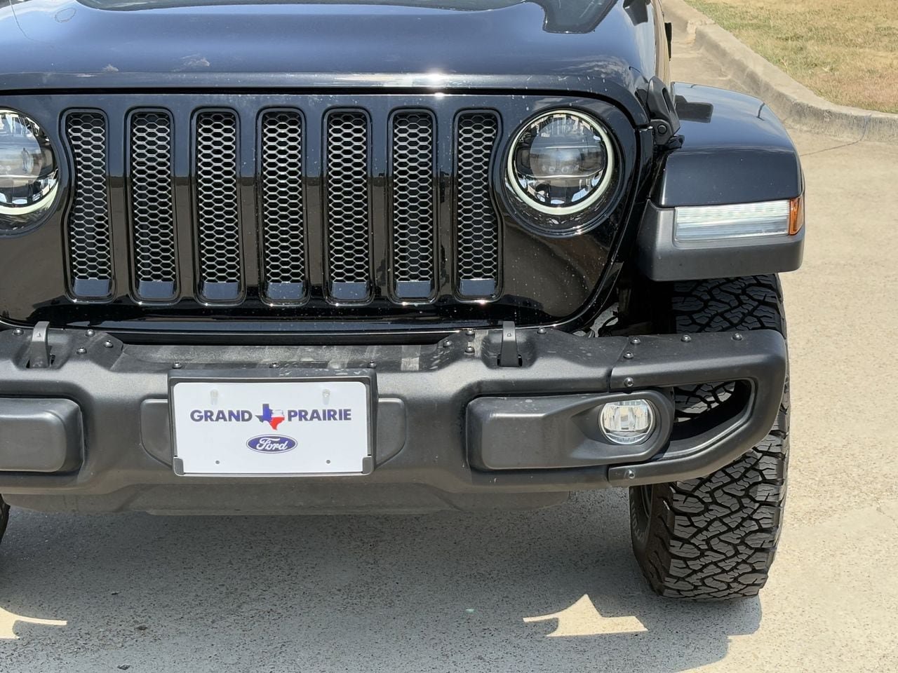 Used 2023 Jeep Wrangler Sport AWD/4WD image 10