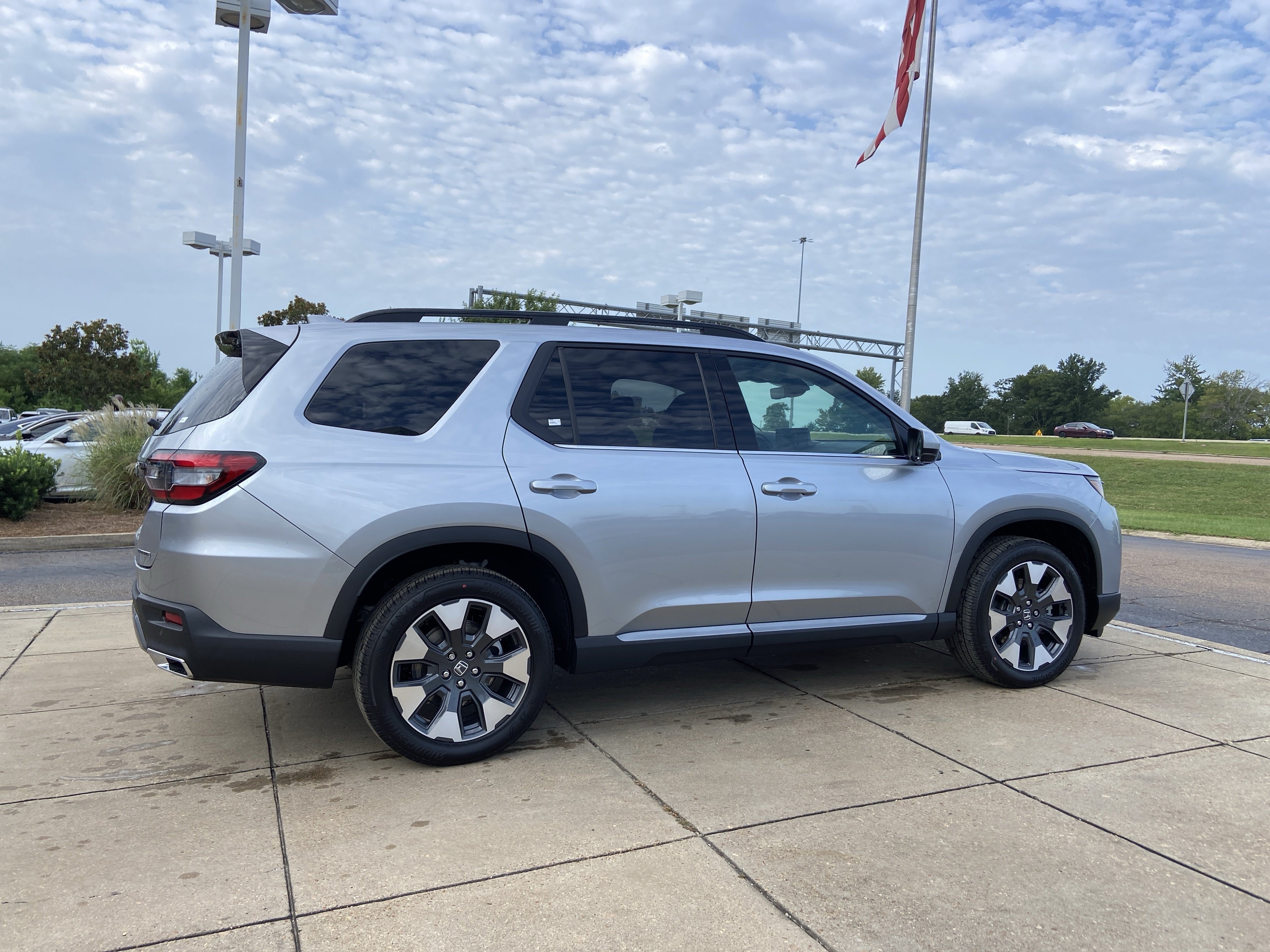 New 2026 Honda Pilot Touring image 10