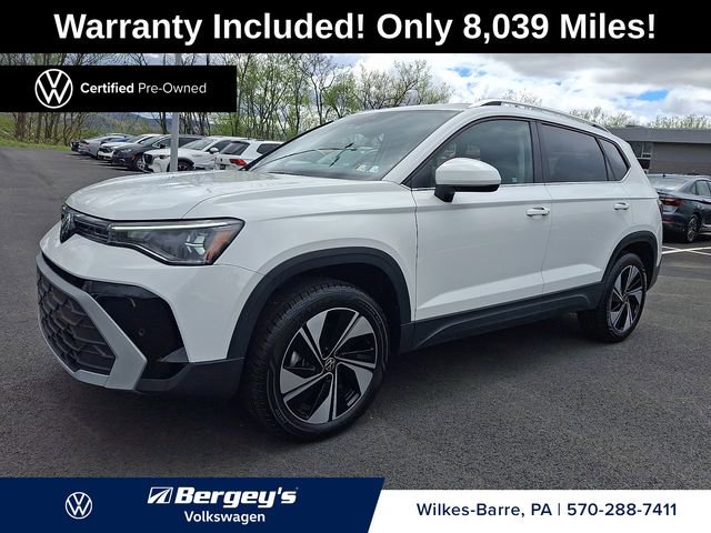 Used 2025 Volkswagen Taos SE AWD/4WD image 1