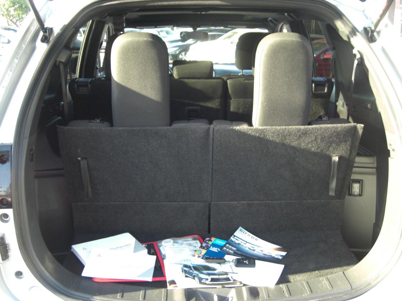 Used 2018 Mitsubishi Outlander LE FWD image 18