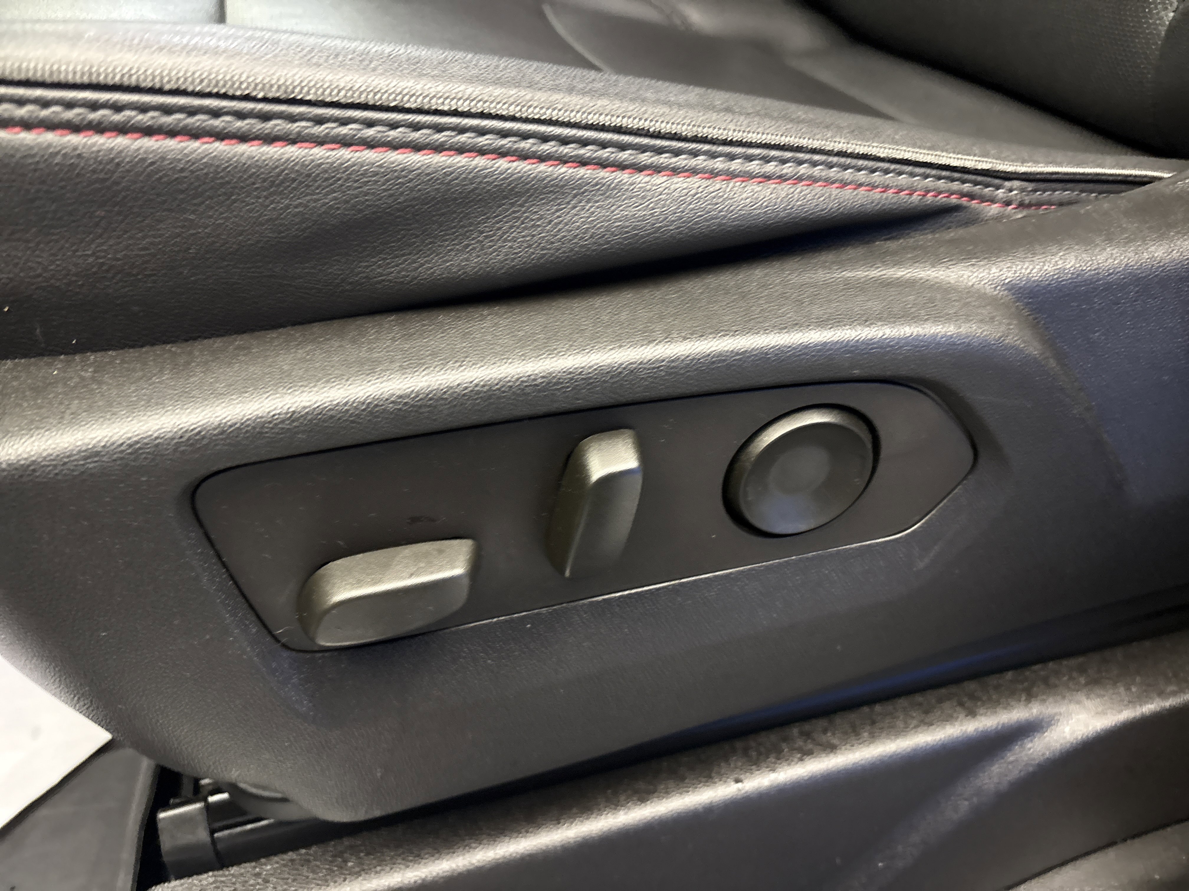 Used 2023 Chevrolet Tahoe RST image 13