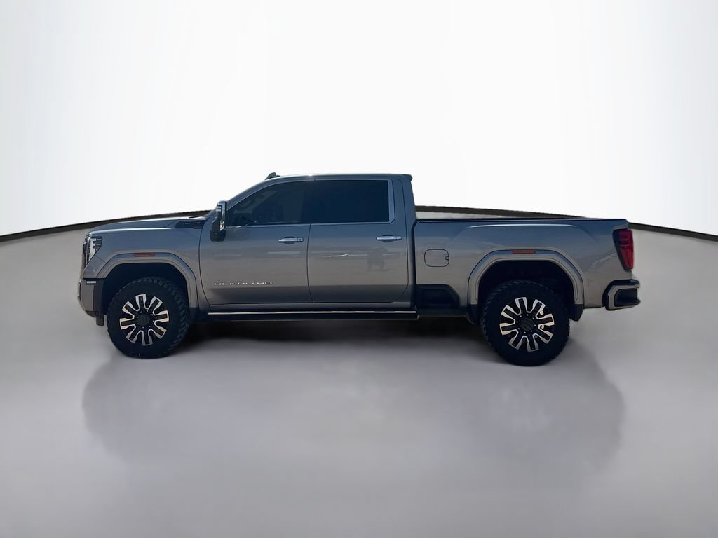 Used 2025 GMC Sierra 2500 Denali Ultimate w/ Max Trailering Package AWD/4WD image 4
