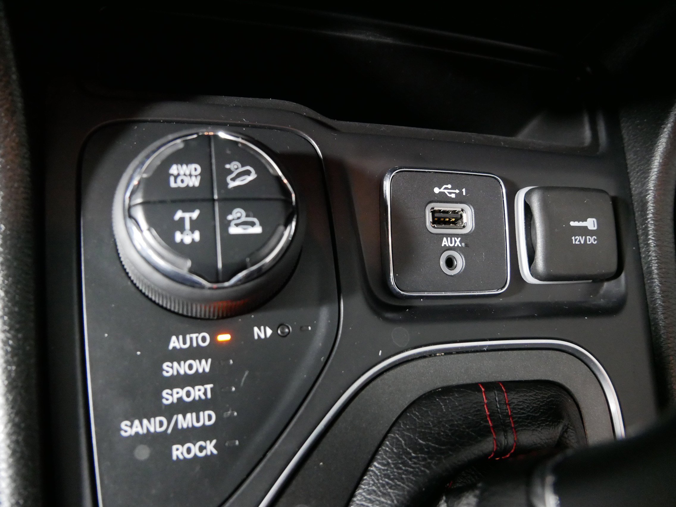 Used 2021 Jeep Cherokee Trailhawk w/ Trailer Tow Group image 30