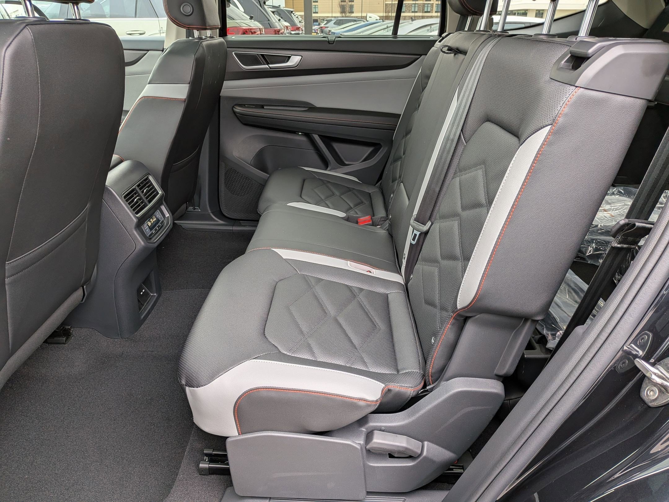 New 2026 Volkswagen Atlas Peak Edition AWD/4WD image 28