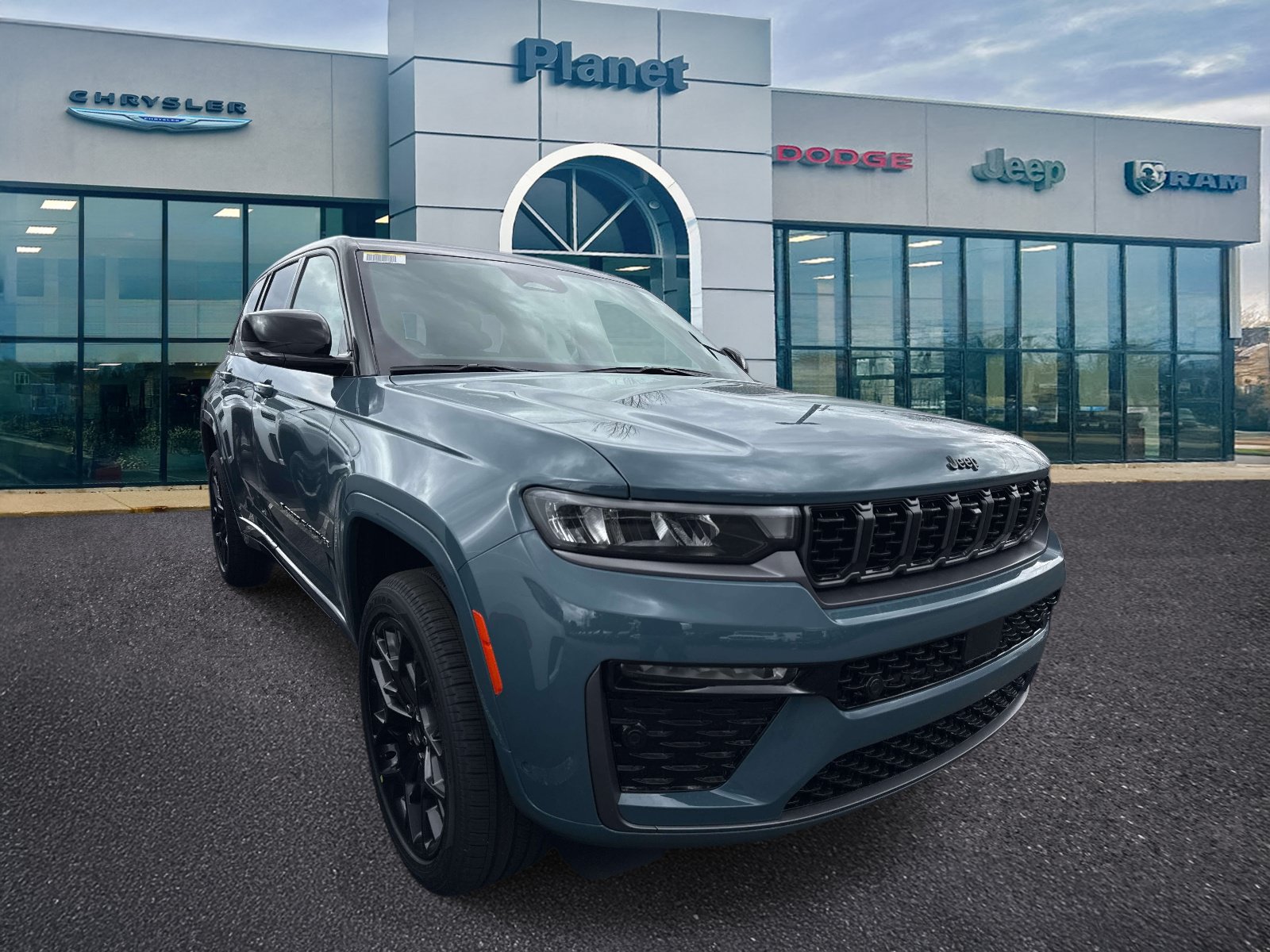 New 2026 Jeep Grand Cherokee Summit w/ Obsidian Package AWD/4WD image 1