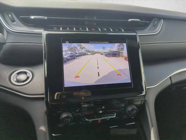 New 2025 Jeep Grand Cherokee Altitude image 11