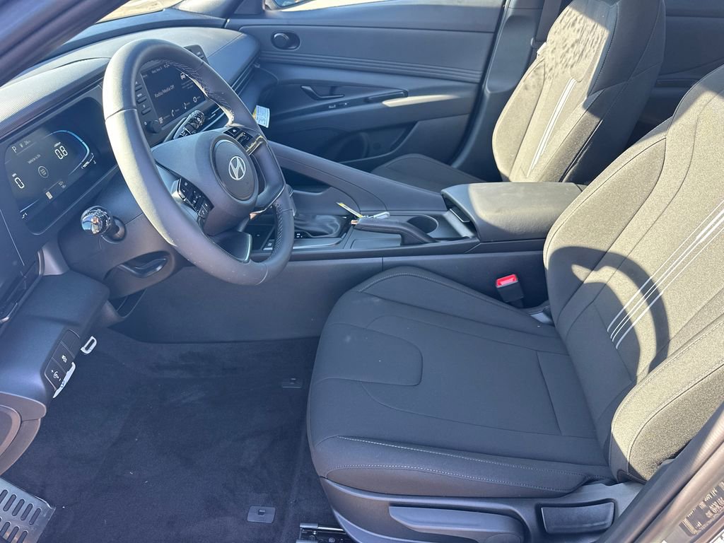 New 2025 Hyundai Elantra Sport image 9