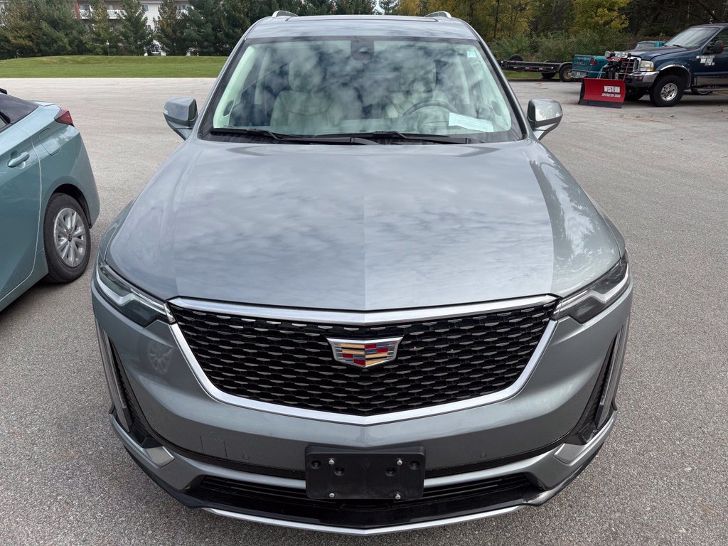 Used 2024 Cadillac XT6 Premium Luxury w/ Technology Package AWD/4WD image 2