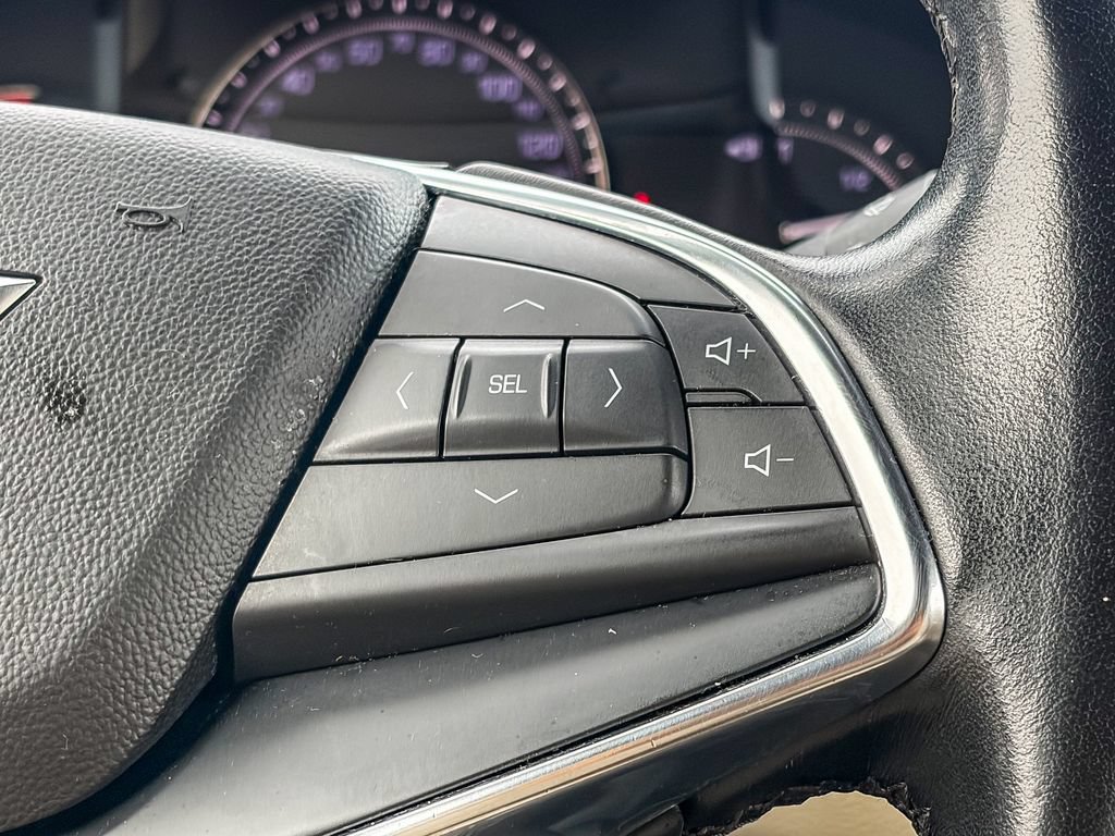 Used 2019 Cadillac XT5 Luxury FWD image 16