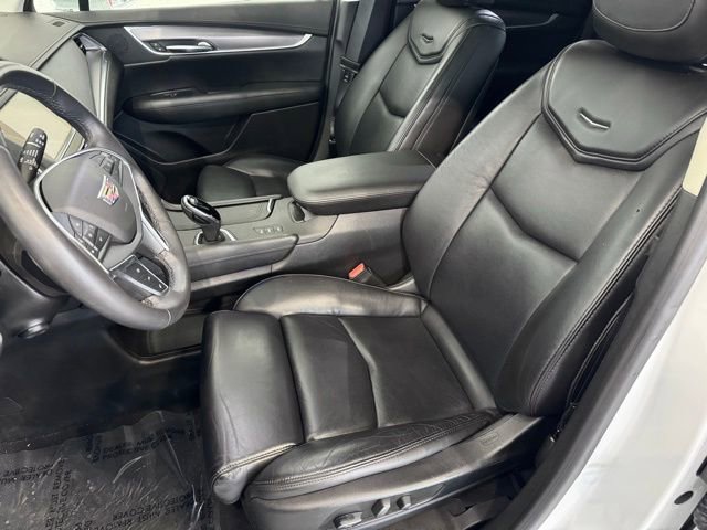 Used 2017 Cadillac XT5 Luxury w/ Driver Awareness Package image 5