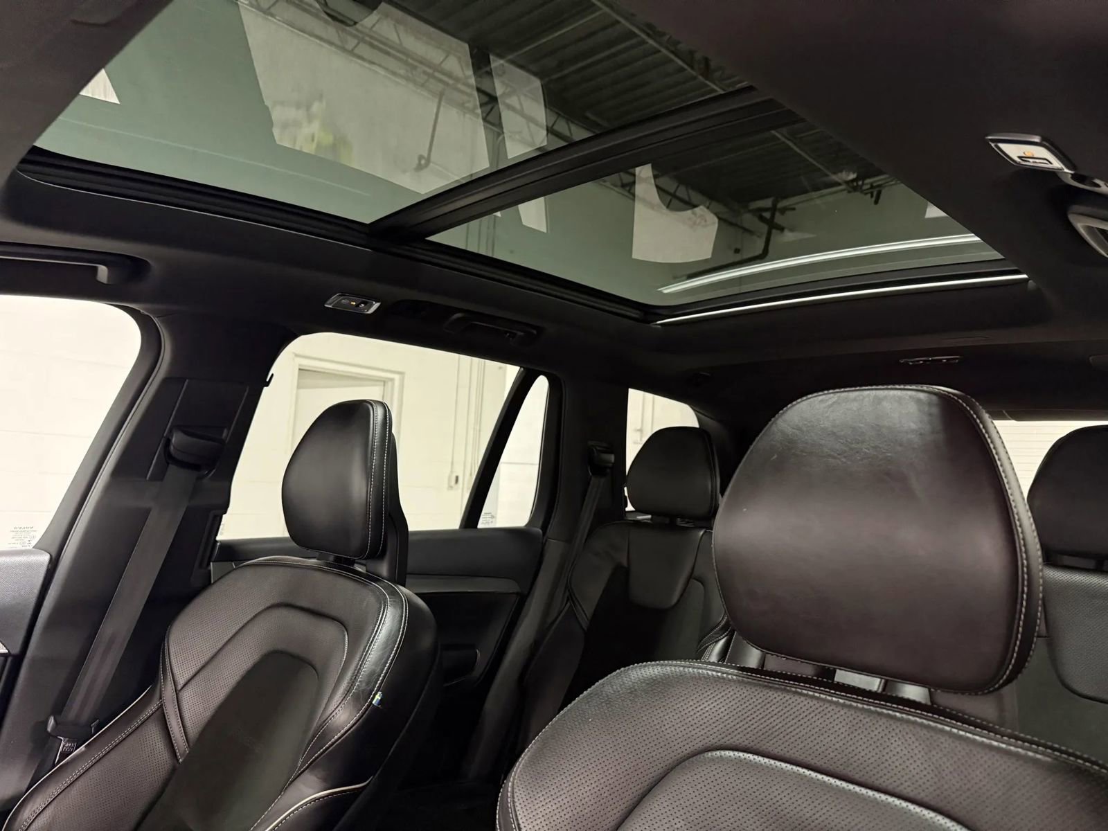 Used 2017 Volvo XC90 T6 R-Design w/ Vision Package AWD/4WD image 16