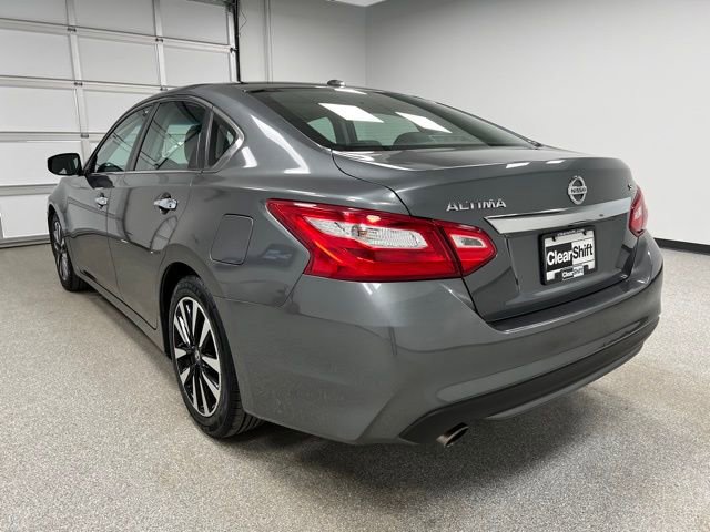 Used 2017 Nissan Altima 2.5 SL w/ Moonroof Package image 8