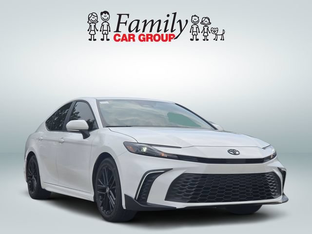 Used 2025 Toyota Camry SE w/ Convenience Package FWD image 2
