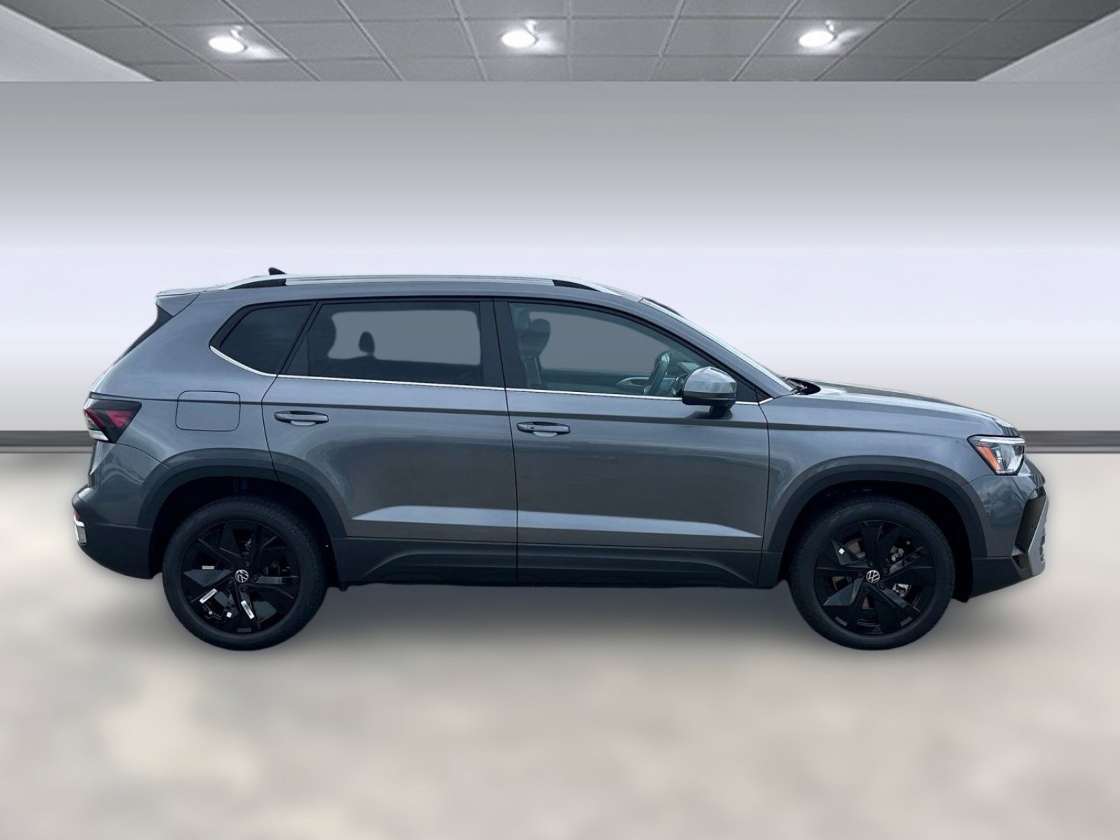 New 2026 Volkswagen Taos SE image 8