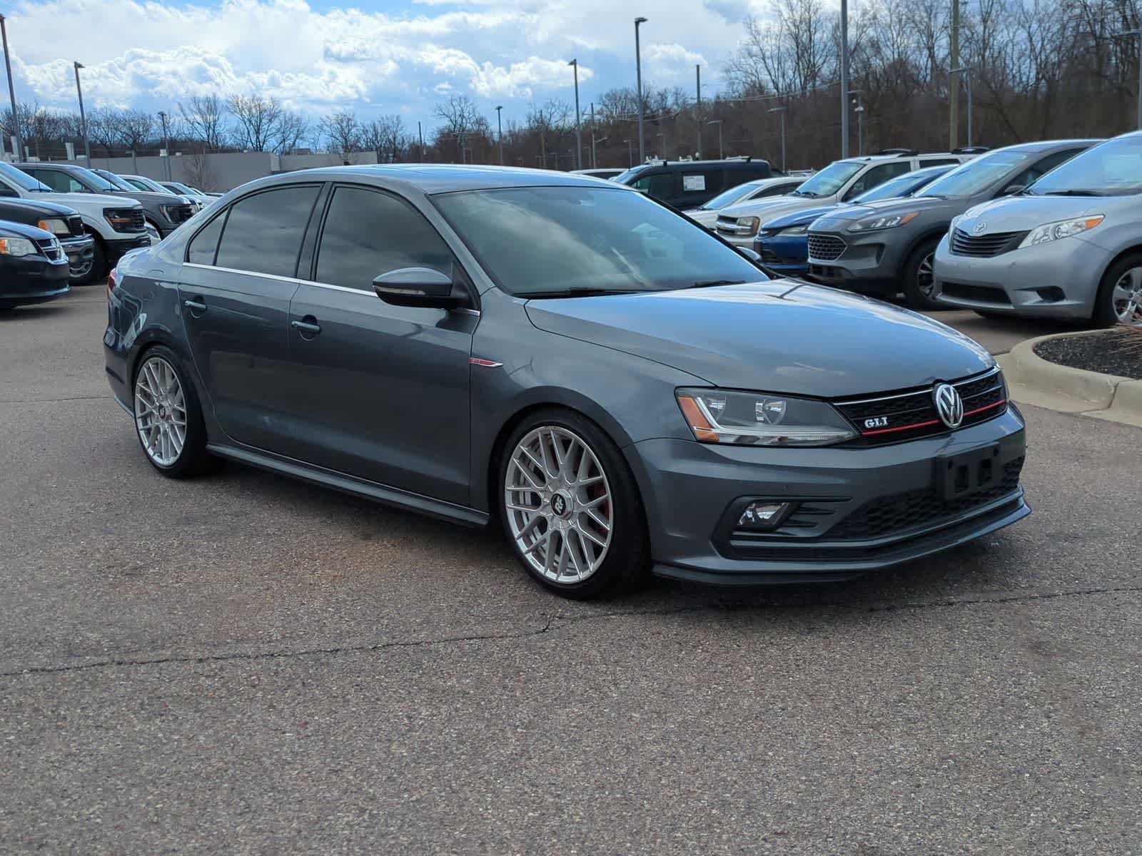 Used 2017 Volkswagen Jetta GLI video 2