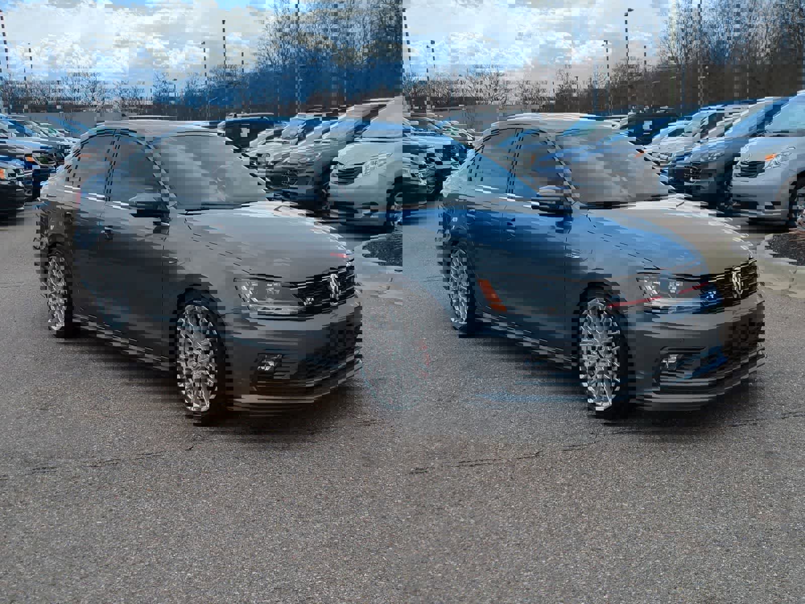 Used 2017 Volkswagen Jetta GLI image 2