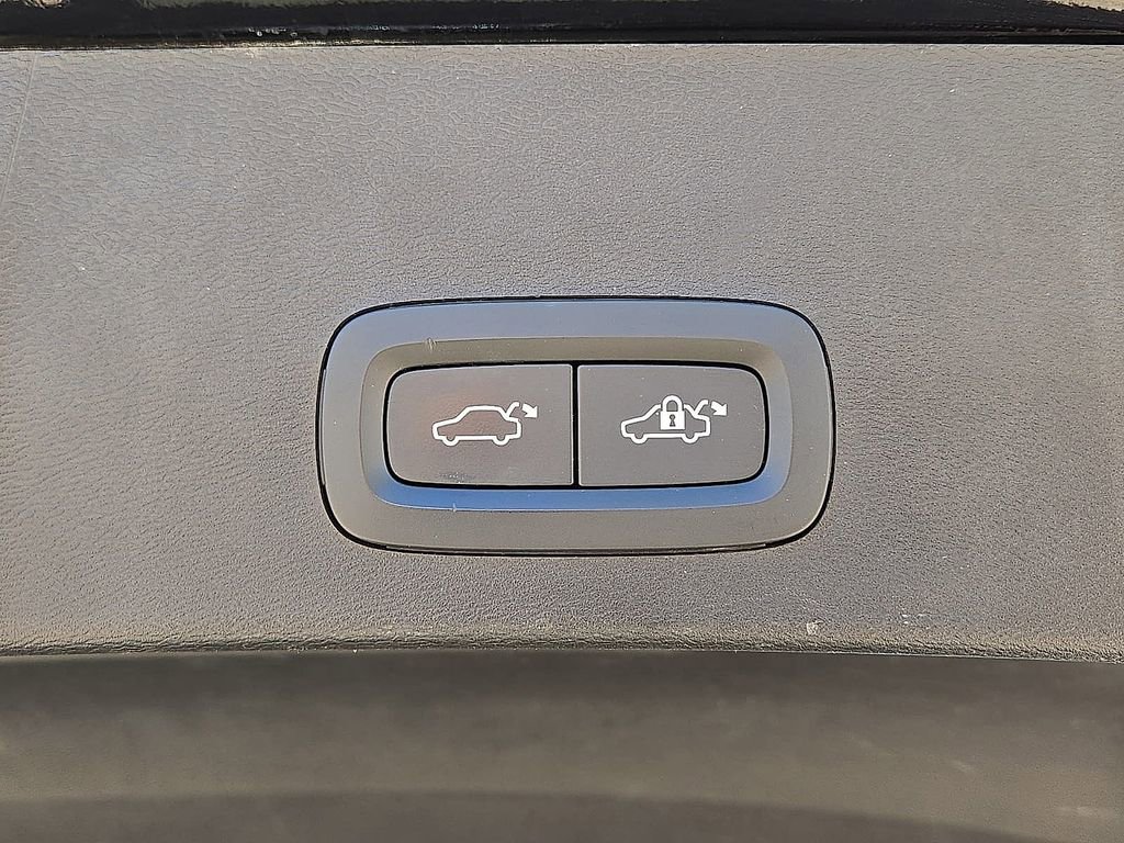 Certified 2023 Volvo XC40 Recharge Plus AWD/4WD image 15